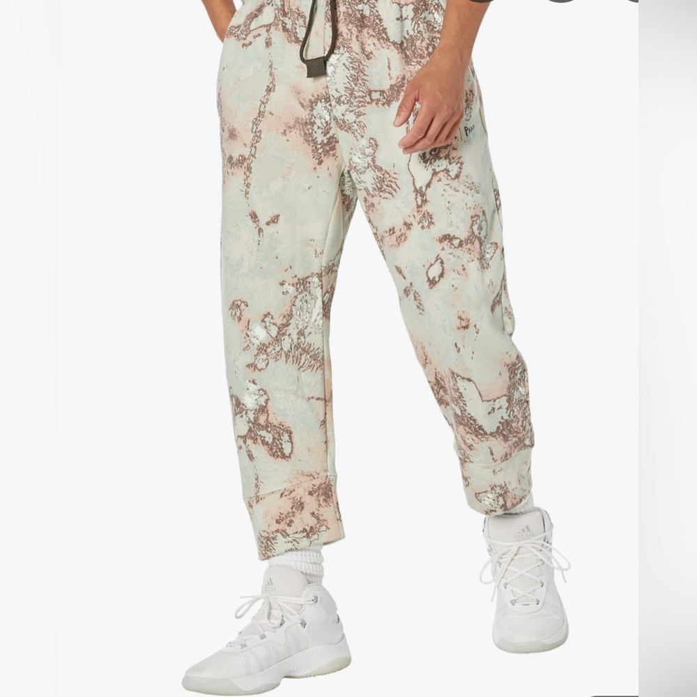 Men’s adidas camo Parley 7/8 Pants size large